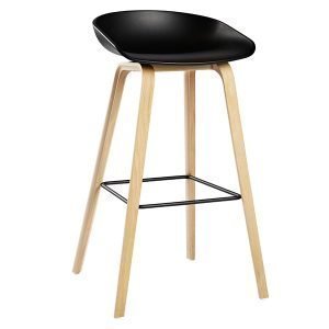 Hay About A Stool Aas32 Baarituoli Musta Saippuoitu Tammi Musta Jalkarauta Korkea 75 Cm