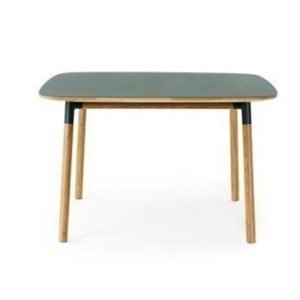 Normann Copenhagen Form Pöytä vihreä/tammi 120x120cm